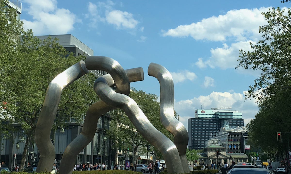 Tauentzienstrasse - Skulptur über das geteilte Berlin